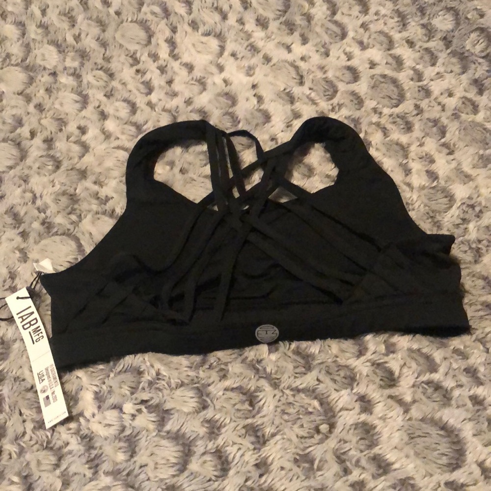 IAB Strappy sports bra